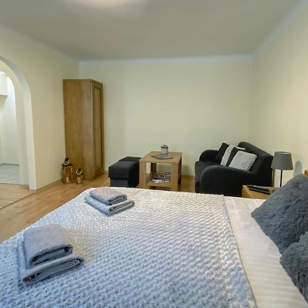 Peter'S Market Apartment Liepaja Luaran gambar
